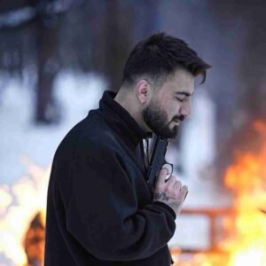دانلود آهنگ رامین تجنگی ﻟﺐ ﺗﺮ ﺑﻜﻨﻰ ﺷﺎﻫﺮﮔﻤﻪ دادم اﻧﻘﺪ ﺗﻮ ﺟﺬاﺑﻰ ﻫﻨﮓ ﻣﻴﻜﻨﻪ آدم